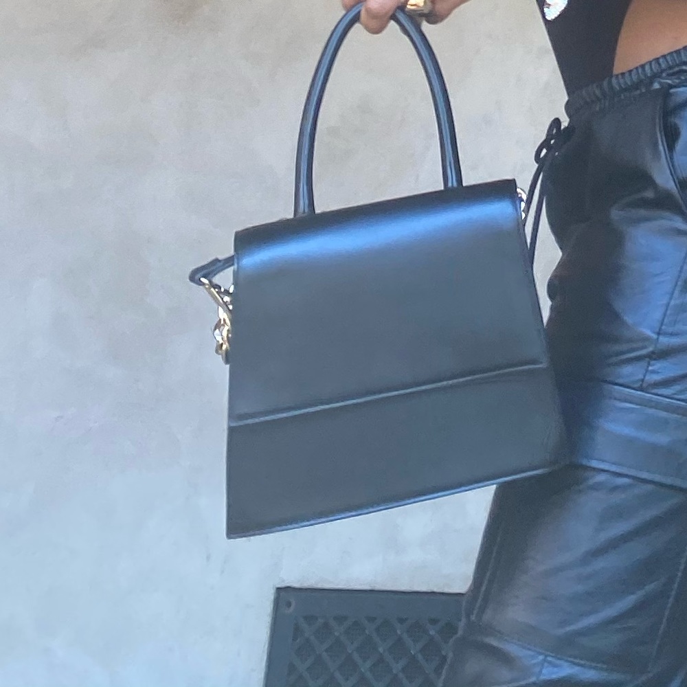 Geometric Trendy Black Bag with Gold Chain F21